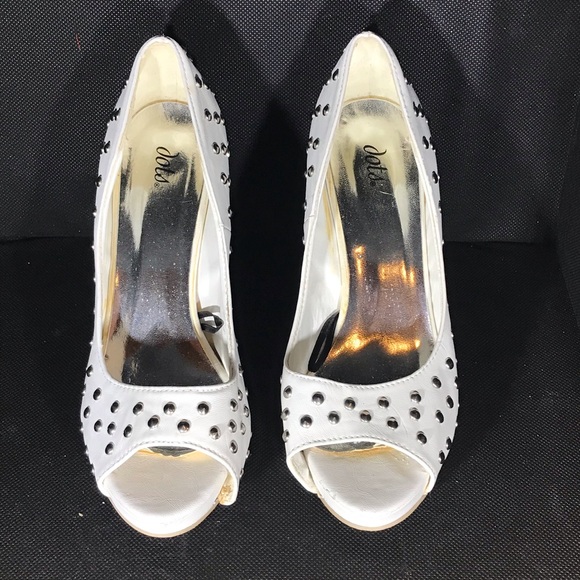 Heels - Picture 7 of 8